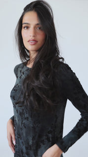 Loose Basic Floral Velvet: Black/Grey